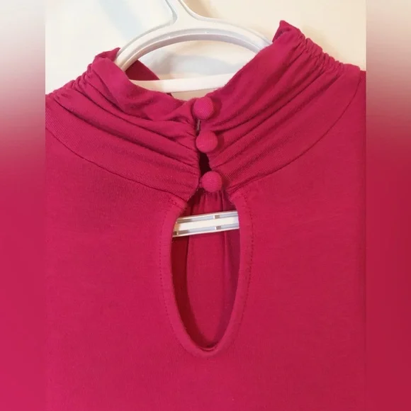 Dynamite Fuchsia Blouse - Picture 5 of 5